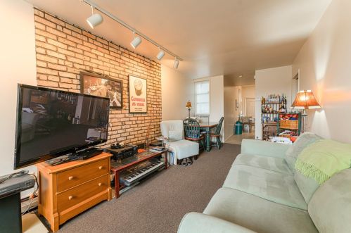 3625 Emerald Ave, Chicago, IL 60609-1638