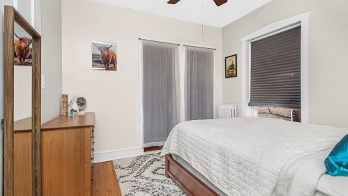 6211 Greenview Ave, Chicago IL  60660-1822 exterior