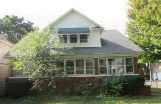 8500 Escanaba Ave, Chicago IL  60617-4218 exterior