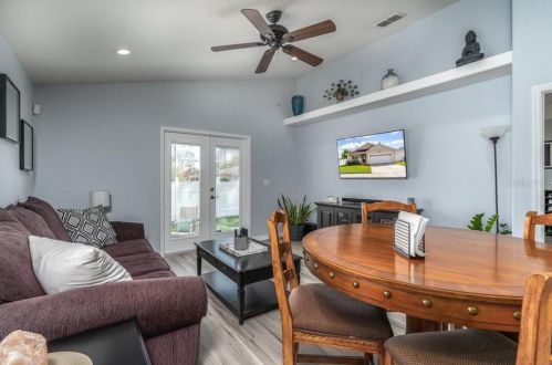 2722 Braddock St, Tampa FL 33607-1107 exterior