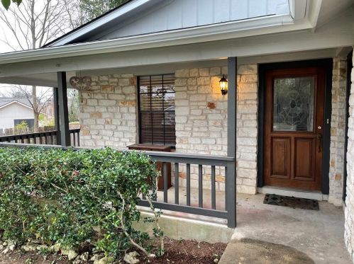 1305 Daytona Dr, Austin, TX 78733-2502