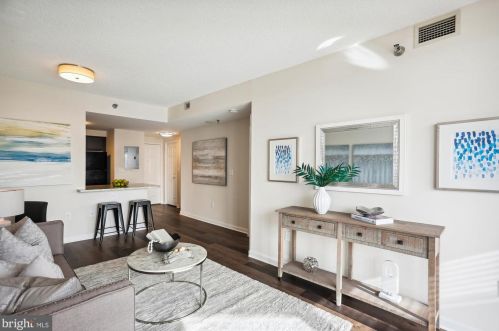 24 Courthouse Sq, Rockville MD 20850-2340 exterior