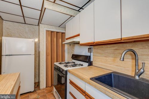 2723 Marvine St, Philadelphia PA 19140-4202 exterior