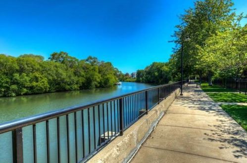 2337 Wolfram St, Chicago IL 60618-8024 exterior