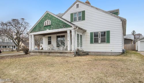 1401 Fremont Ave, Grand Rapids, MI 49504-3017