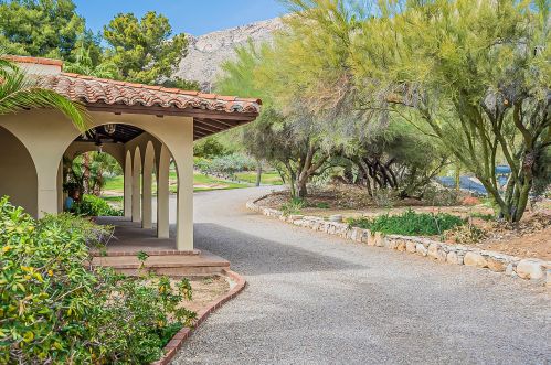 5217 Mission Hill Dr, Tucson, AZ 85718-1812