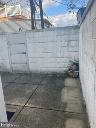 2321 12th St, Philadelphia PA  19133-1008 exterior