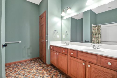 5353 Butterfield Way, Milwaukee WI  53221-3249 exterior