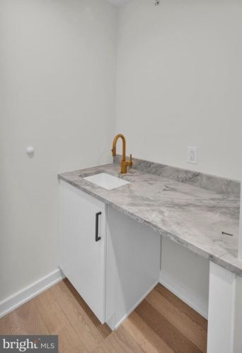 959 Marshall St, Philadelphia PA 19122 exterior