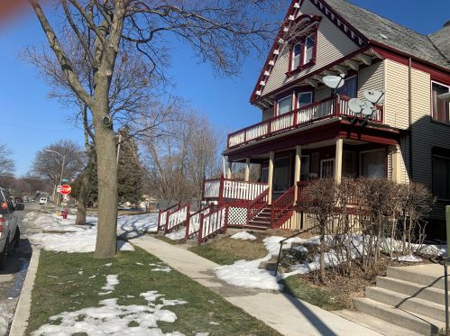 2672 2nd St, Milwaukee, WI 53212-2813