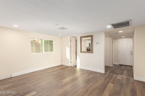 810 27th Ave, Phoenix AZ 85027-1805 exterior