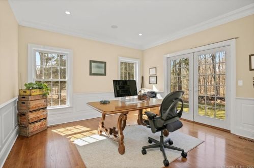 163 Branchville Rd, Ridgefield CT 06877-5116 exterior