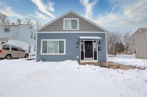 4438 38th St, Milwaukee, WI 53221-2013