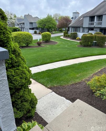 166 Linda Ln, Edison NJ  08820-4505 exterior