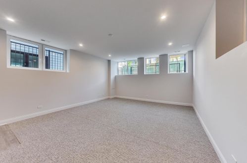 2345 Mclean Ave, Chicago IL 60647-4113 exterior