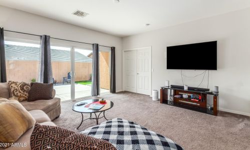 8216 4 Ave, Phoenix AZ 85041-5743 exterior