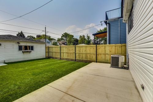 5043 Ainslie St, Chicago IL  60630-2302 exterior