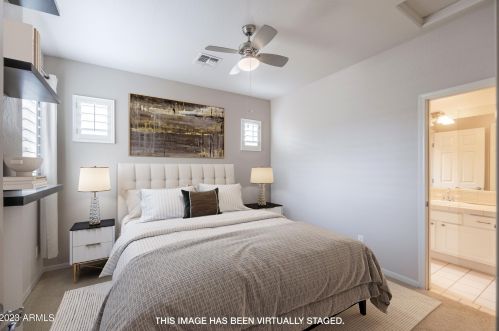 3931 Crst Ln, Phoenix AZ 85027-1602 exterior