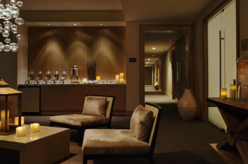 401 Wabash Ave, Chicago IL  60605-1208 exterior