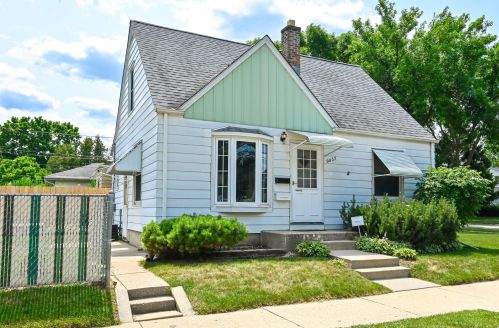 9035 Townsend St, Milwaukee, WI 53222-3657