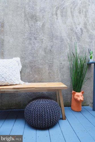 403 17 St, Philadelphia PA 19130-0041 exterior