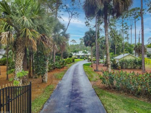 5340 Hawthorn Wood Way, Naples FL 34116-5019 exterior