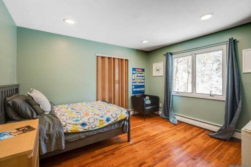 1 Millet St, Huntington Station NY 11746-8021 exterior