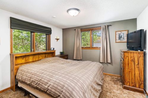 6579 Locust Rd, Duluth MN 55803-9252 exterior