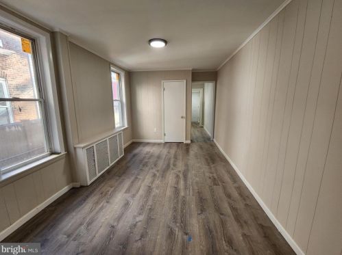 35 Kent St, Trenton, NJ 08611-1219