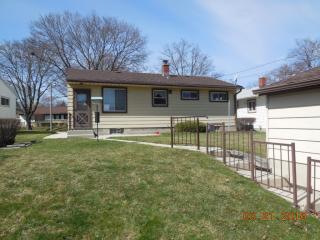 7811 Herbert Ave, Milwaukee WI  53218-3719 exterior