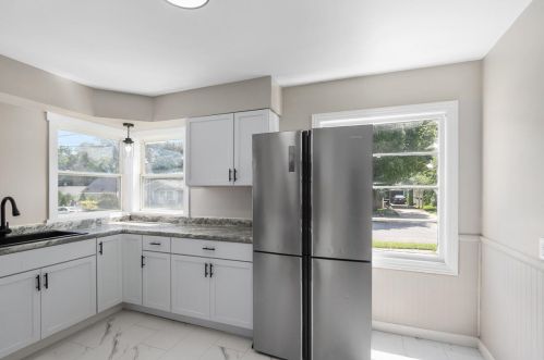 3117 Stratford Dr, Wyoming MI exterior