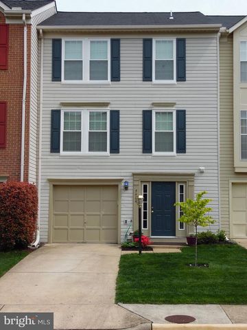 7484 Gadsby Sq, Alexandria VA  22315-5289 exterior