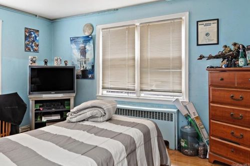 1020 Lydig Ave, Bronx NY 10462-2260 exterior