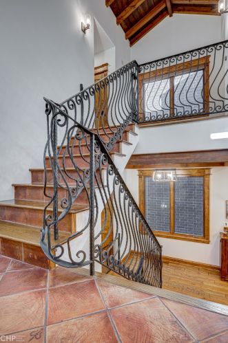 2732 Marshfield Ave, Chicago IL 60614-1016 exterior