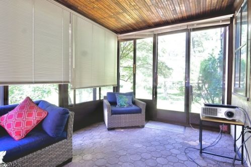 123 Cathedral Ave, Florham Park NJ  07932-2223 exterior