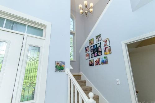 304 Ledge Rd, Killingly CT 06241-1910 exterior