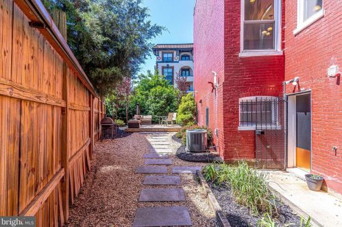 1465 Meridian Pl, Washington DC 20010-1923 exterior