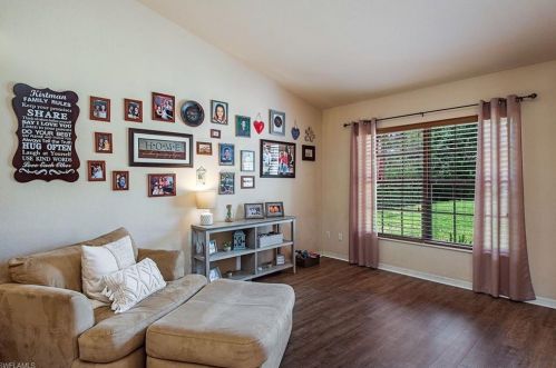 130 2 St, Naples FL 34117-9338 exterior