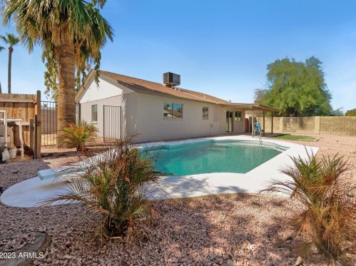 1956 Angela Dr, Phoenix AZ  85023-2334 exterior