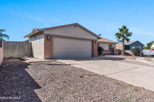 1655 Calle Guadalajara, Tucson, AZ 85713-5642