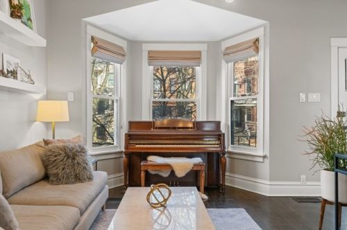 2019 Fletcher St, Chicago IL 60634-4006 exterior