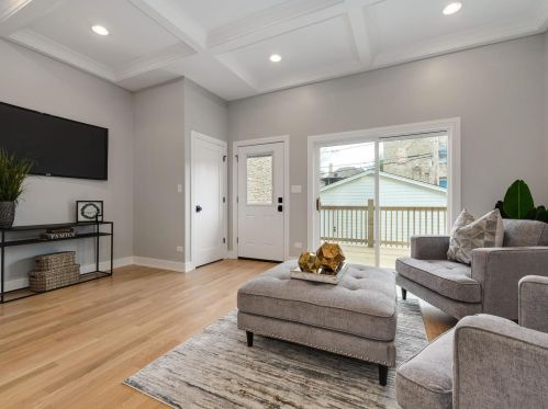 1635 Central Park Ave, Chicago IL 60647-4701 exterior