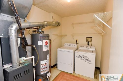 396 Lancaster Ct, Piscataway NJ  08854-6227 exterior