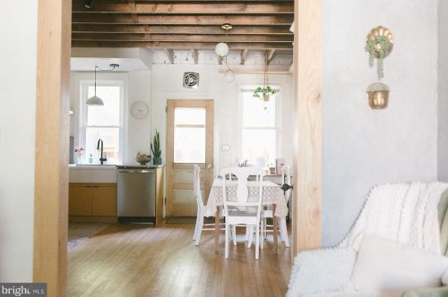 460 New Dorwart St, Lancaster PA 17603-5220 exterior