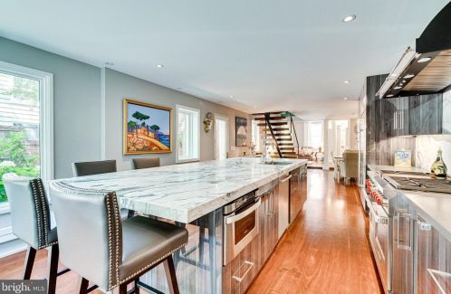 210 Fairfax St, Alexandria VA  22314-3304 exterior