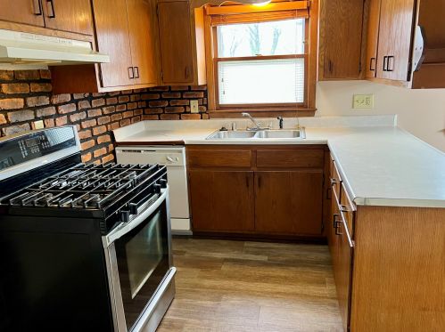 10911 Langlade St, Milwaukee, WI 10913-1318