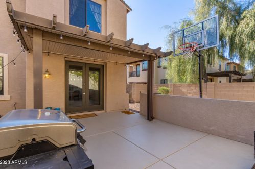 2376 Dusty Wren Dr, Phoenix AZ  85085-7032 exterior