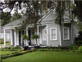 2501 Spring Hill Ave, Mobile, AL 36607-3030