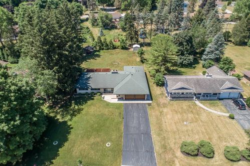 2569 Root Riv Pkwy, Milwaukee WI 53227-1849 exterior