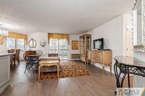 30 Adelaide Ave, New Brunswick, NJ 08904-1734